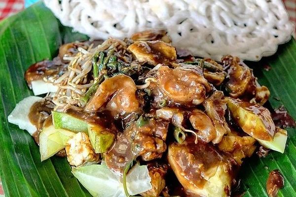6 Rekomendasi Rujak Cingur Legendaris di Malang, Otentik dari 1969